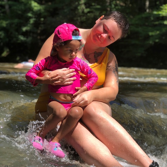 Meet your Posher, Burt - Picture 1 of 2